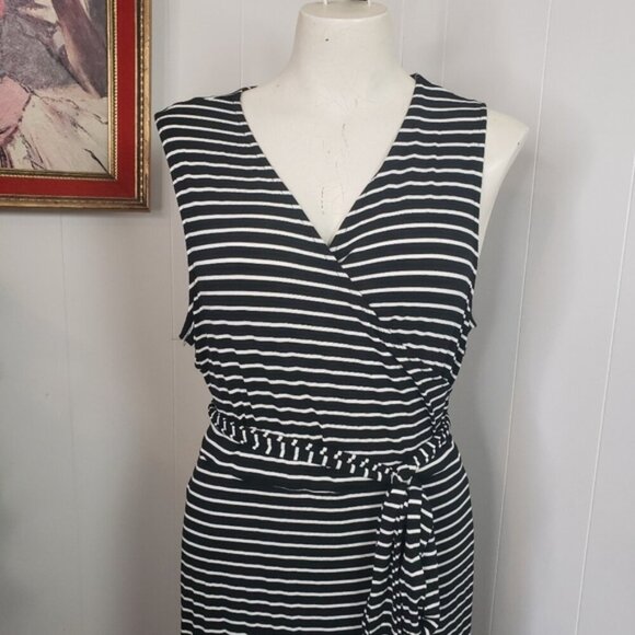 Gap Black White Stripe Sleeveless Wrap Dress V-Neck Soft Stretchy Size XL New - Picture 3 of 10